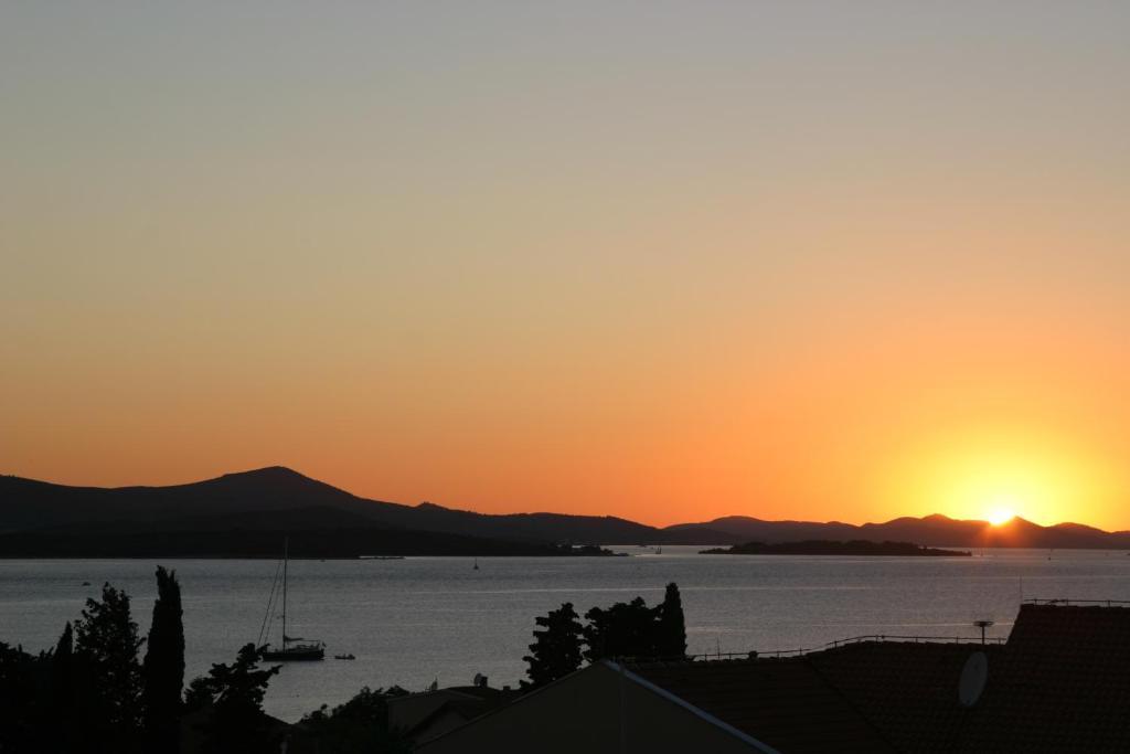 Hotel Hygge Biograd Na Moru Exterior foto