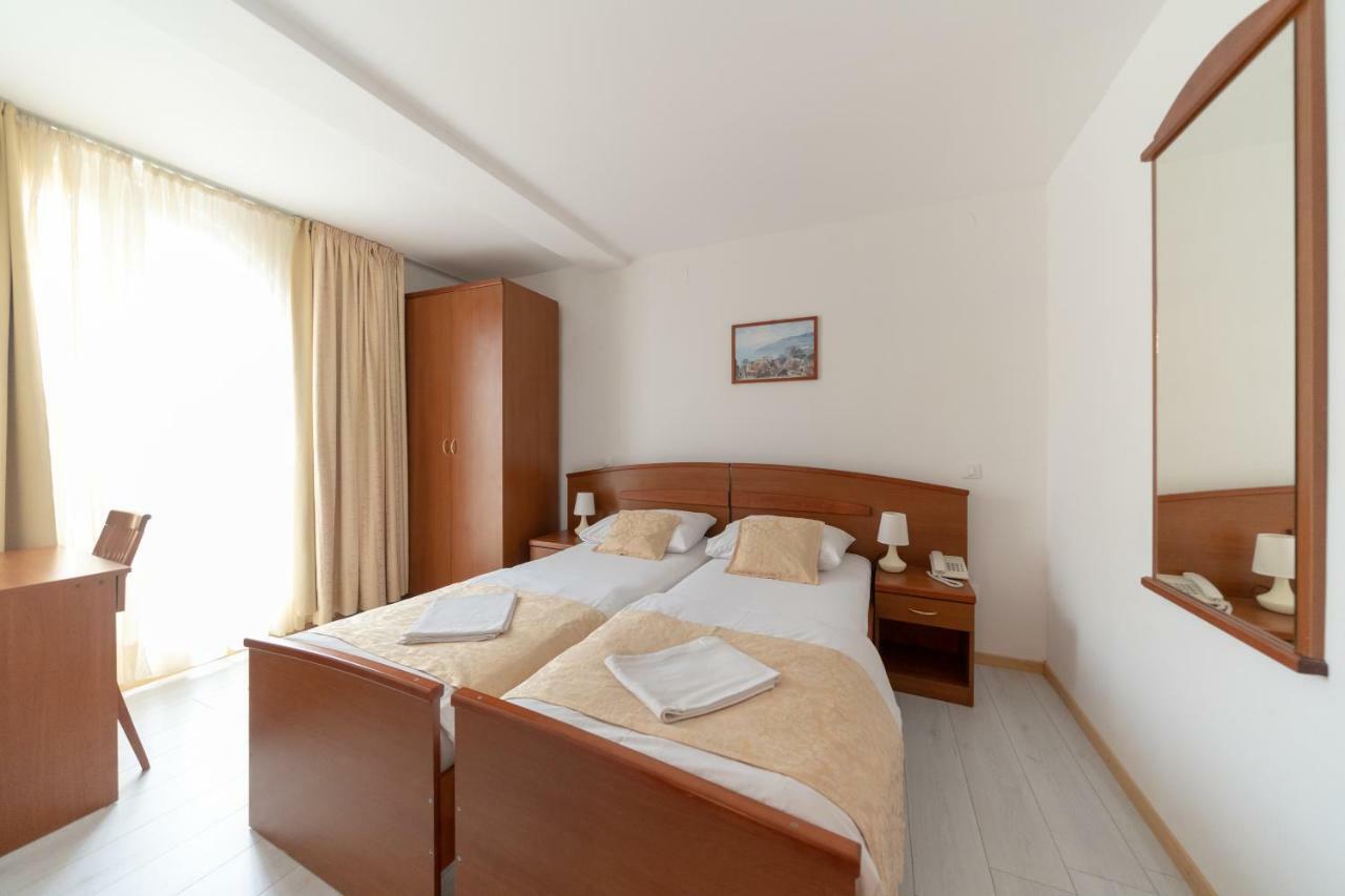 Hotel Hygge Biograd Na Moru Exterior foto